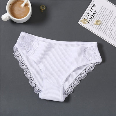 Cotton Panties Women Lace Briefs Soft Female Underwears Sexy Low-Rise Underpants Comfortable Lady Lingerie Big Size Panty M-2XL